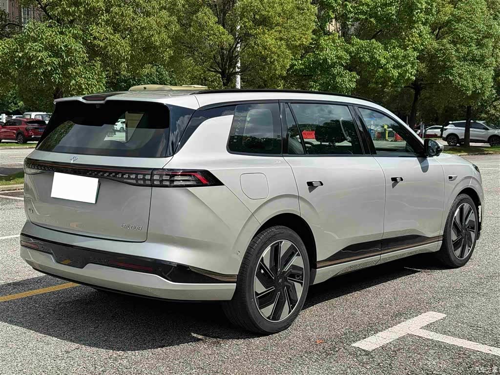 DongFeng eπ008, 2025 11