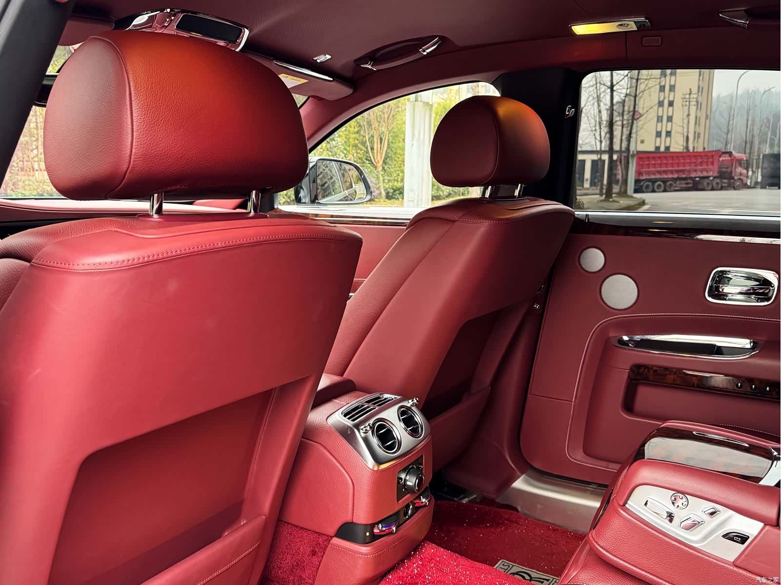 Rolls-Royce Ghost, 2018 10