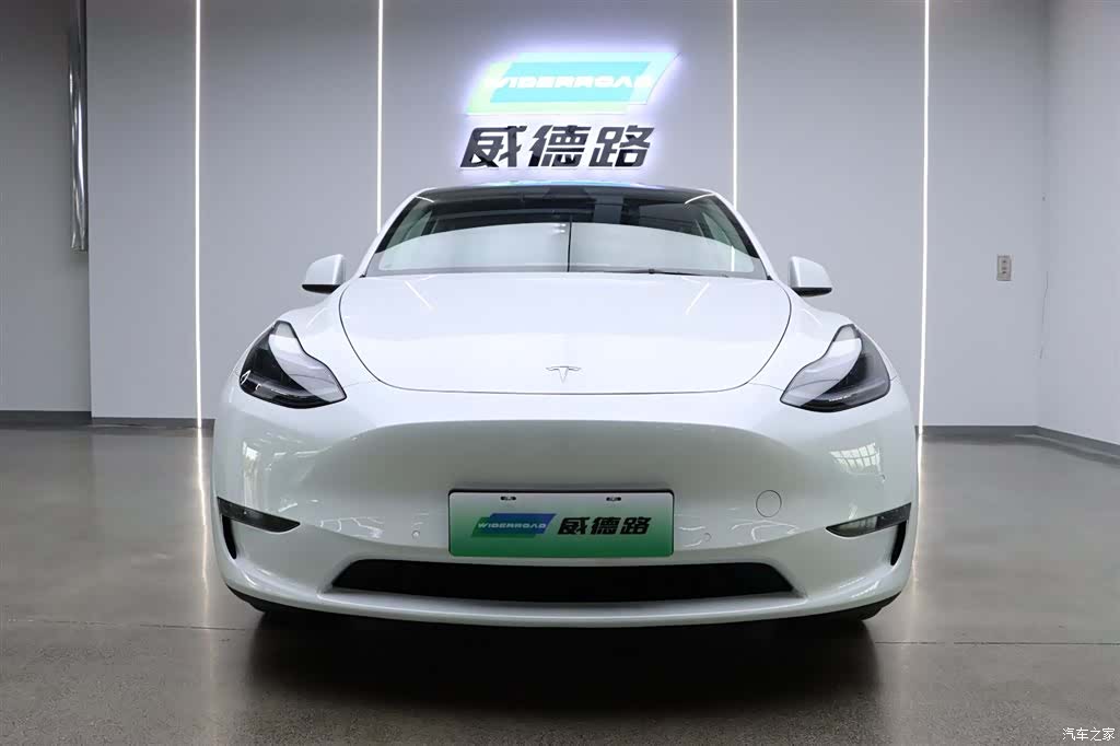 Tesla Model Y, 2022 2