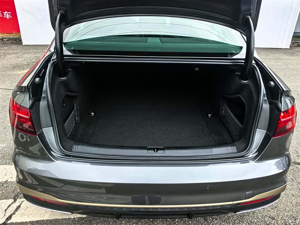 Audi A4L, 2024 14