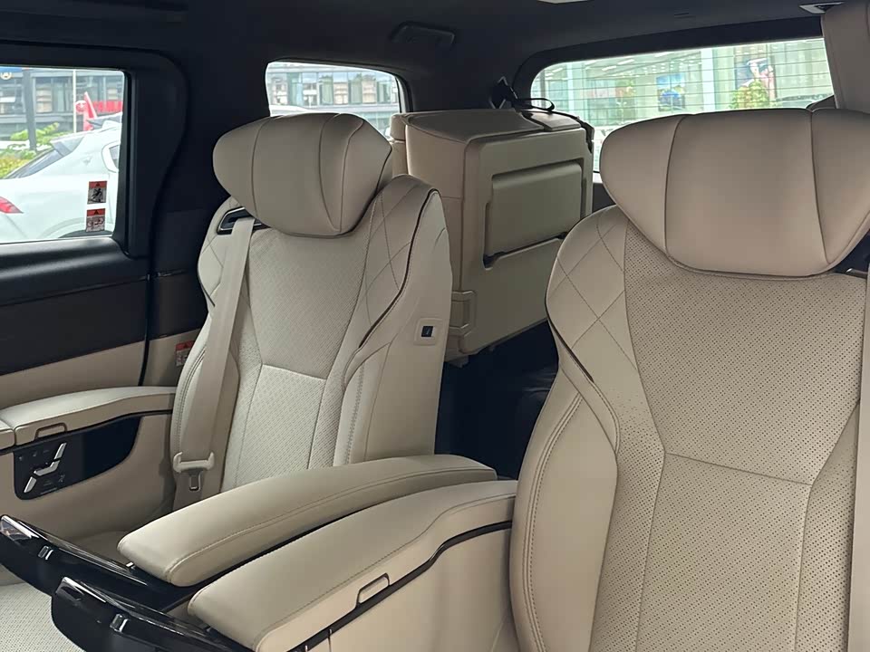 Toyota Elfa