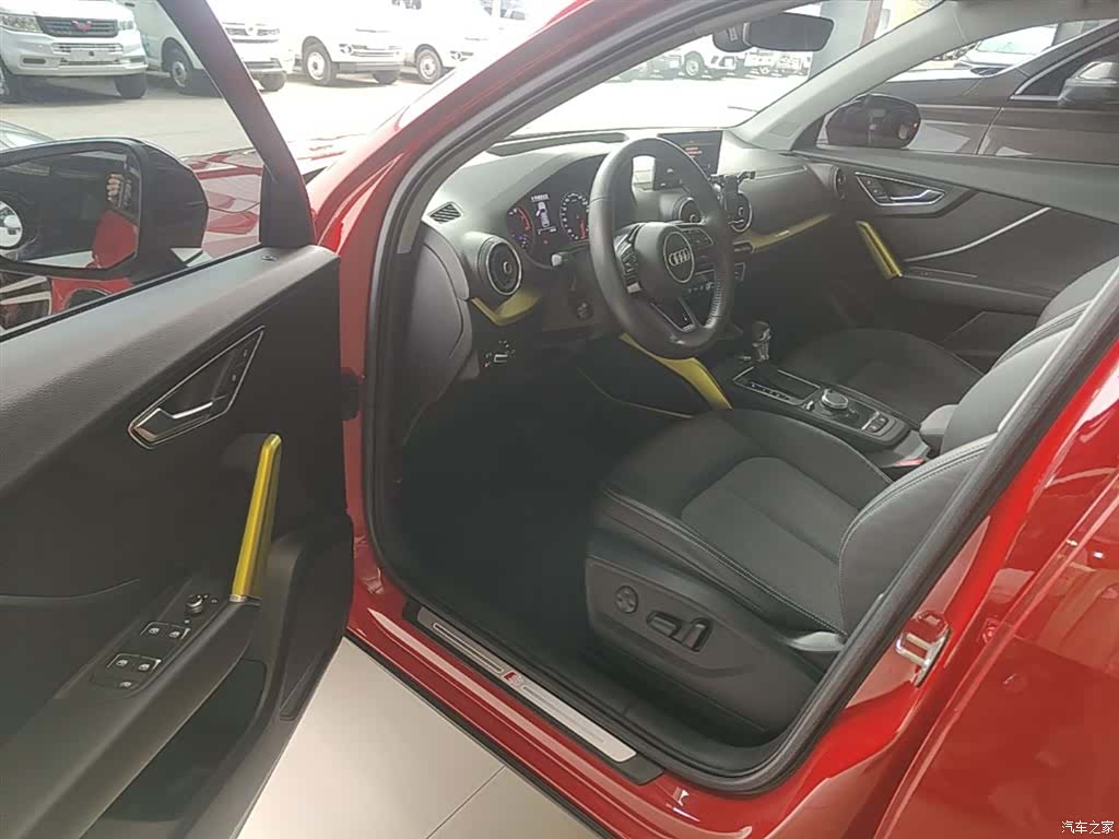 Audi Q2L, 2019 16