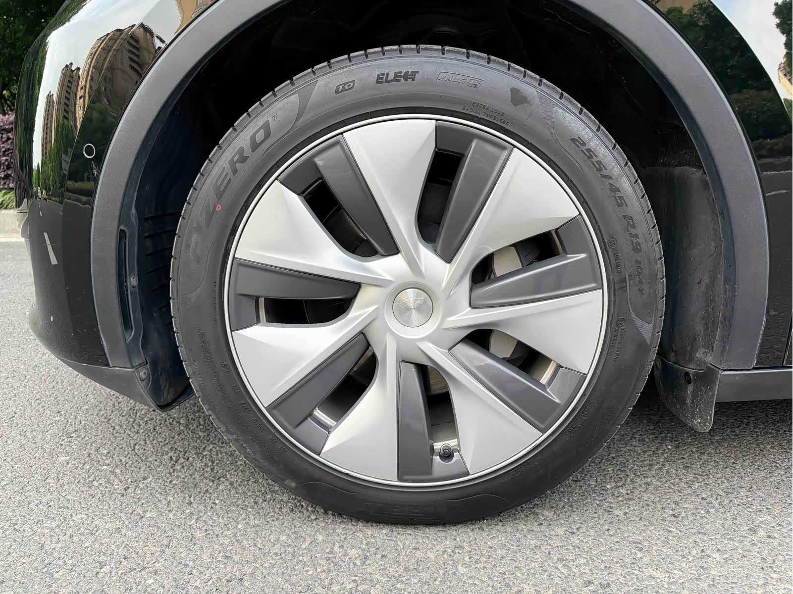 Tesla Model Y, 2023 4