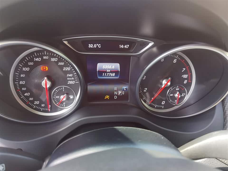 Mercedes-Benz GLA Mercedes-Benz GLA