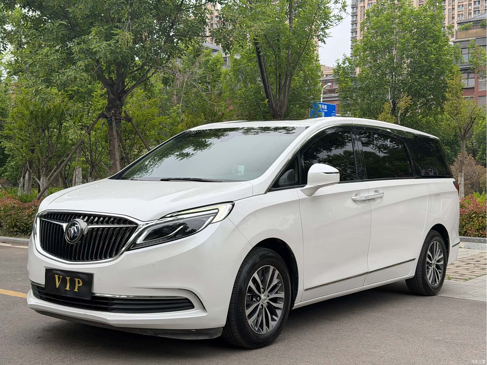 Buick GL8, 2021 1