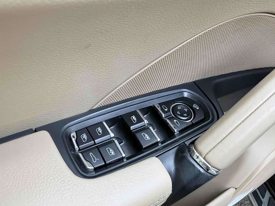 Porsche Cayenne 2014, фото 17