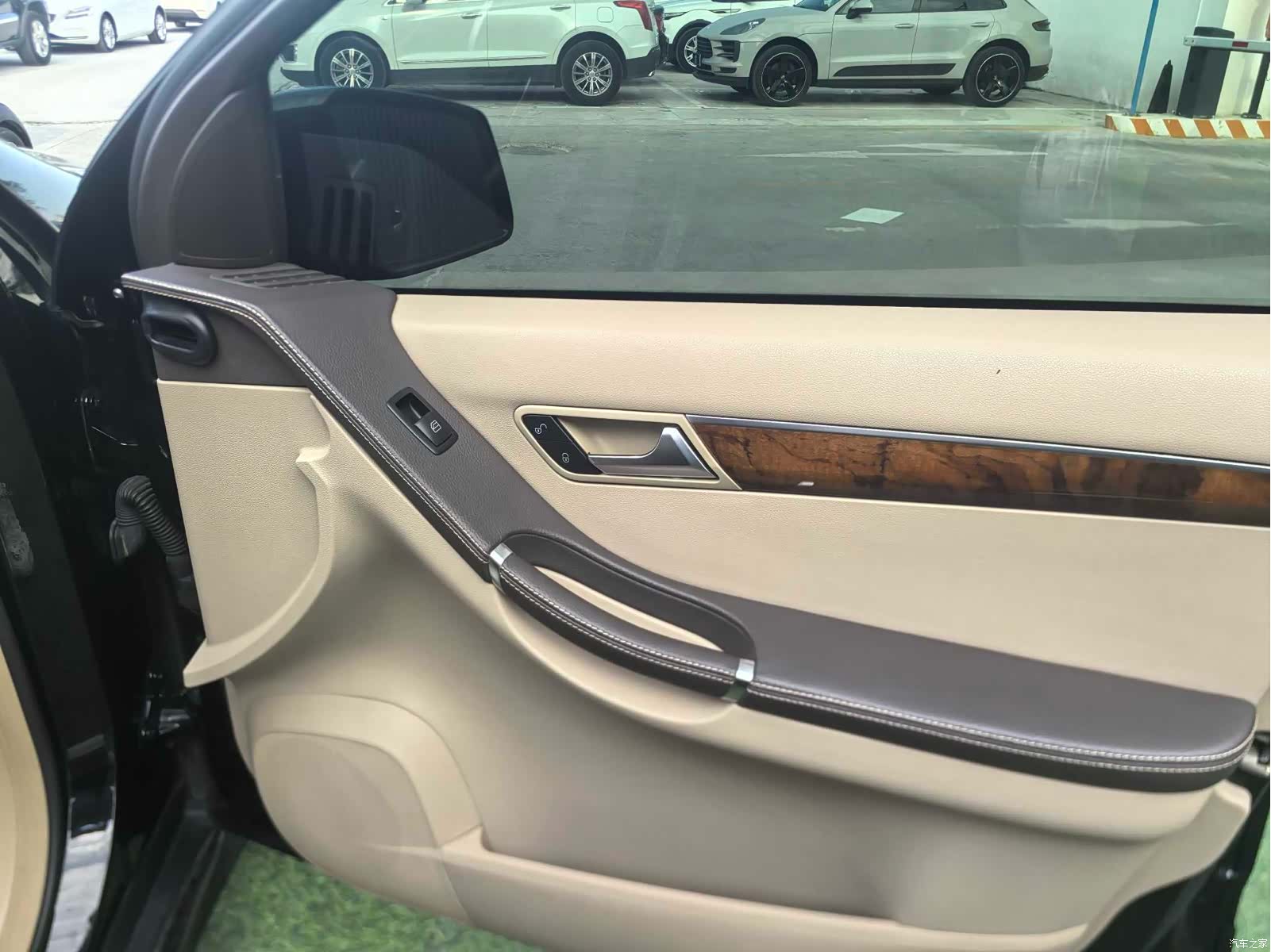 Mercedes-Benz R-Class, 2011 18