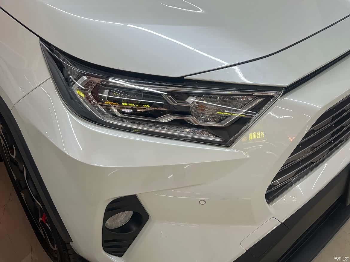 Toyota RAV4, 2020 11
