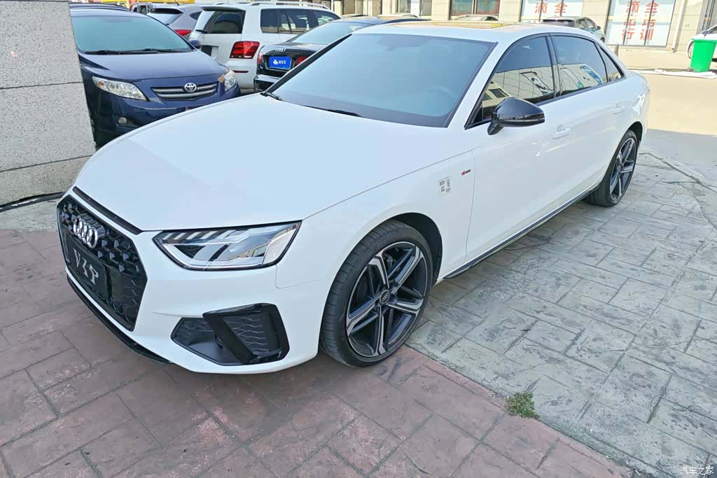 Audi A4L, 2023 1
