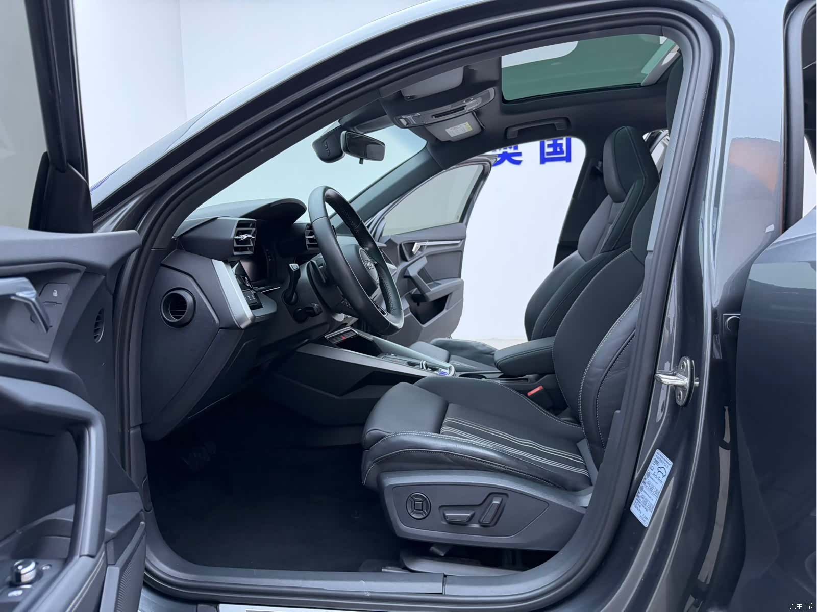Audi A3, 2023 все фото
