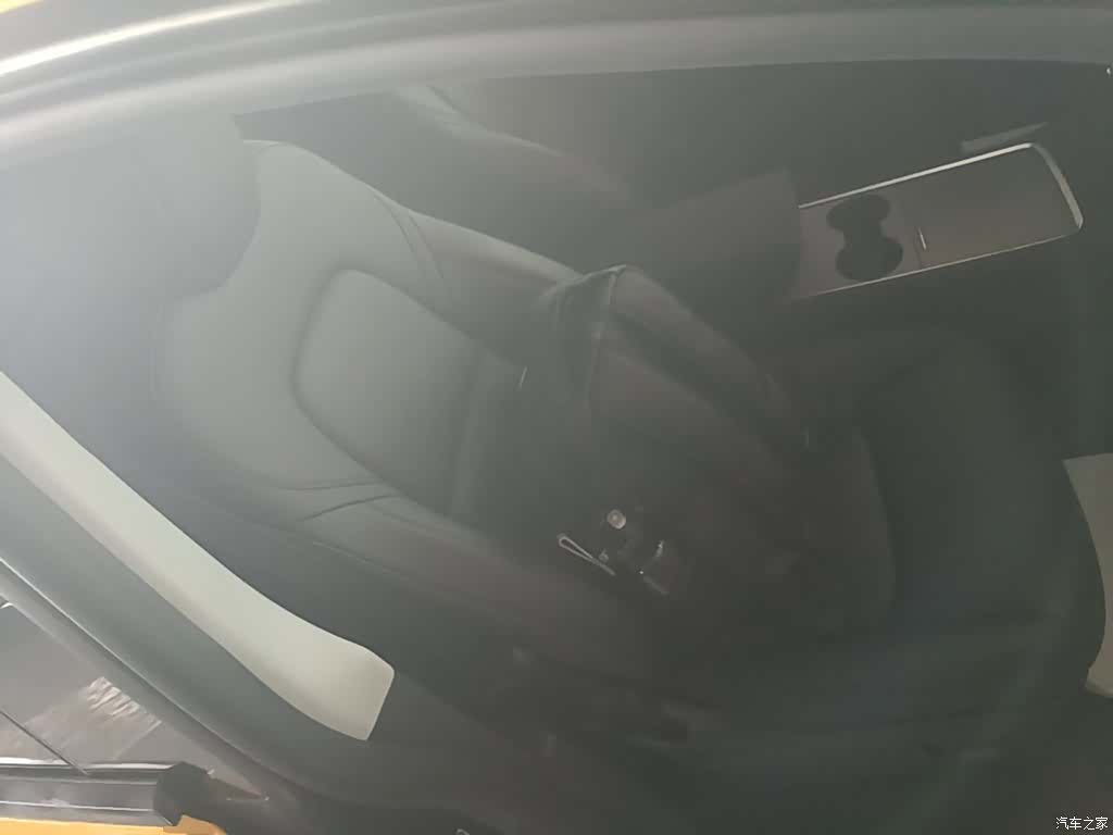Tesla Model Y, 2025 20