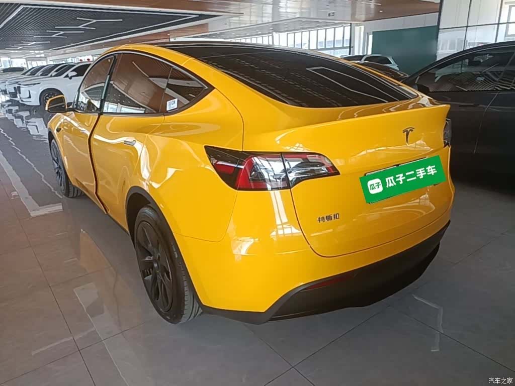 Tesla Model Y, 2025 23