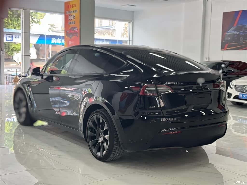 Tesla Model Y, 2022 6