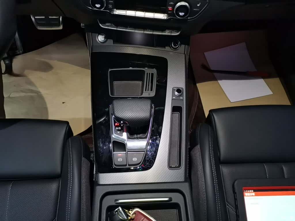 Audi Q5L, 2025 14
