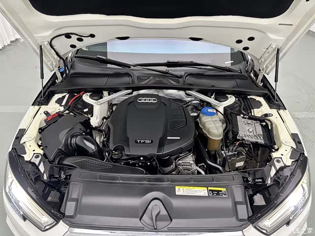 Audi A4L, 2017 11