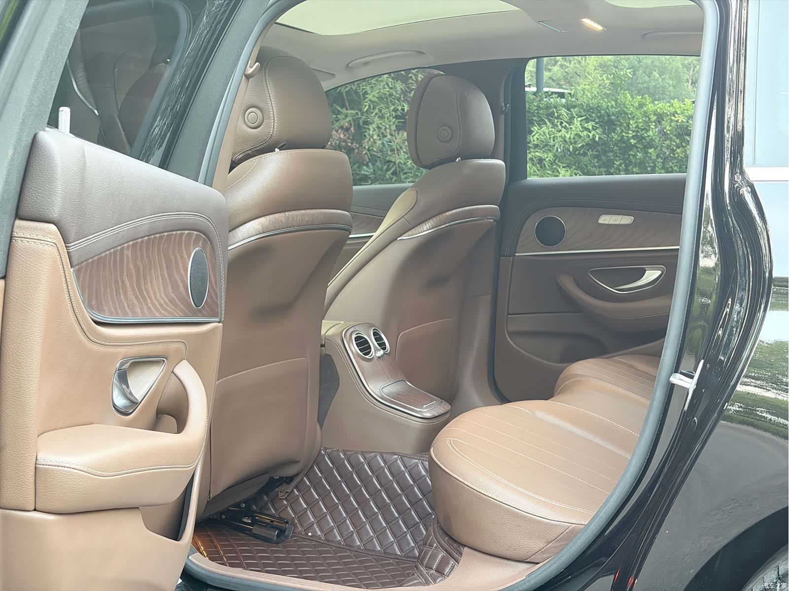 Mercedes-Benz E-Class, 2022 6