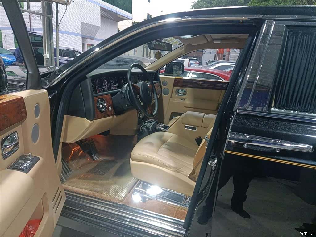 Rolls-Royce Phantom, 2010 4