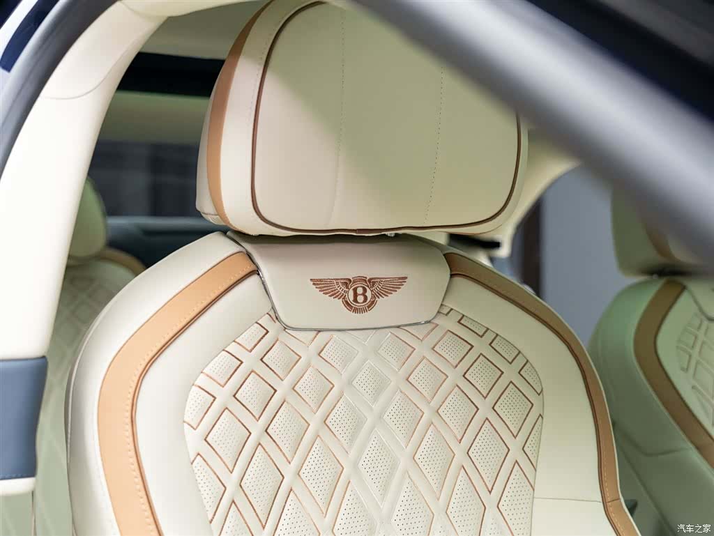Bentley Flying Spur, 2023 14