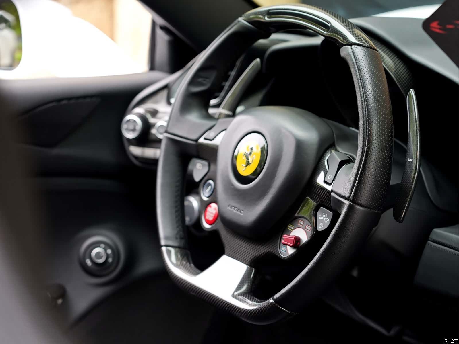 Ferrari 488, 2018 18