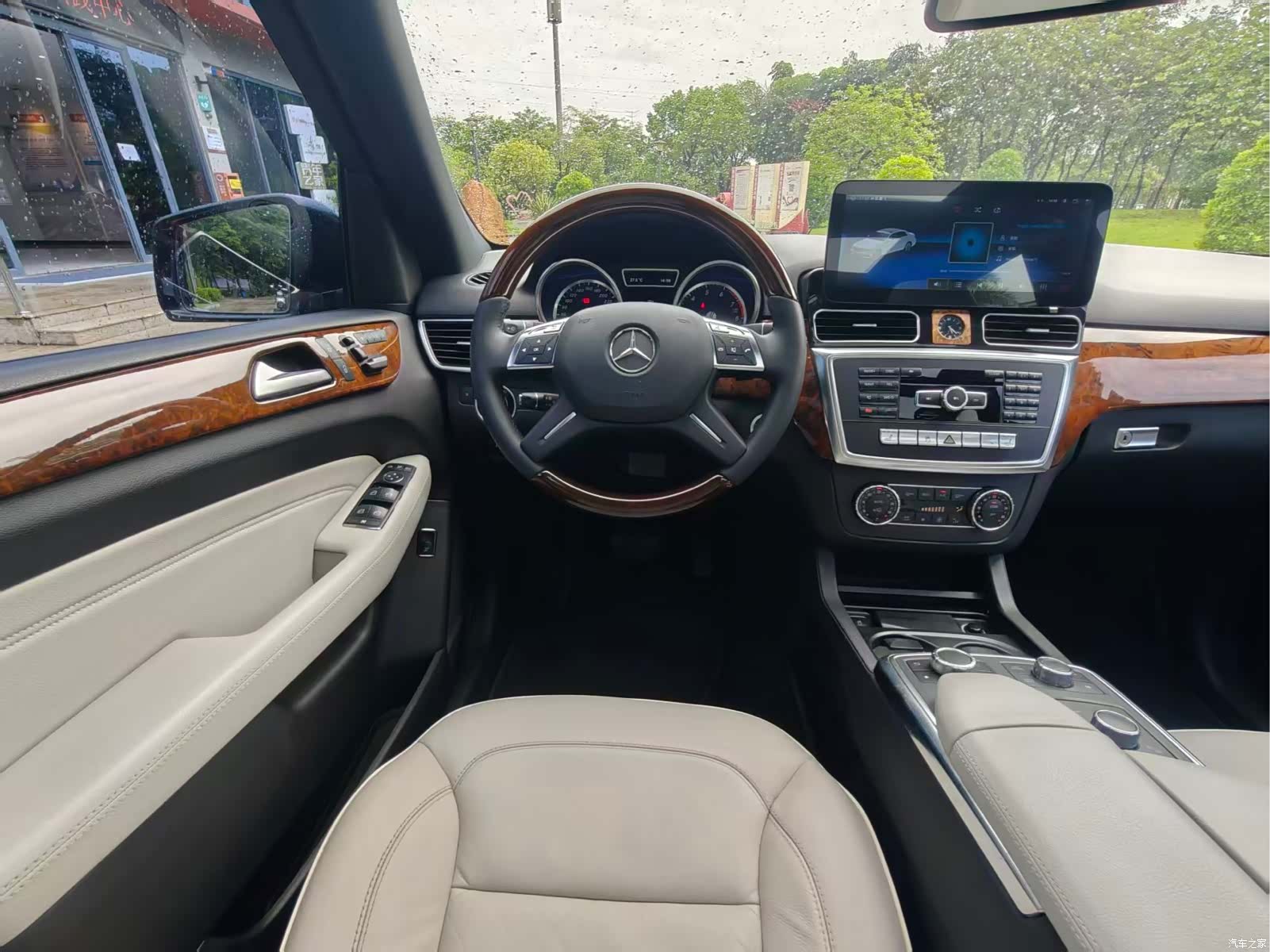 Mercedes-Benz M-Class, 2013 10