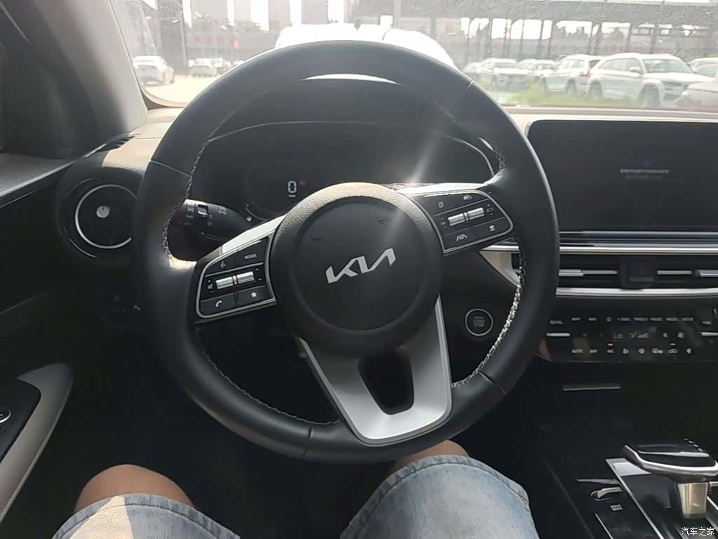 Kia K3, 2025 11