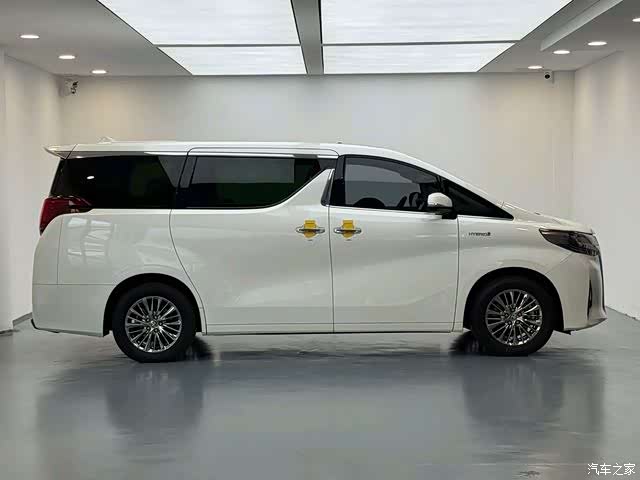 Toyota Alphard, 2021 9