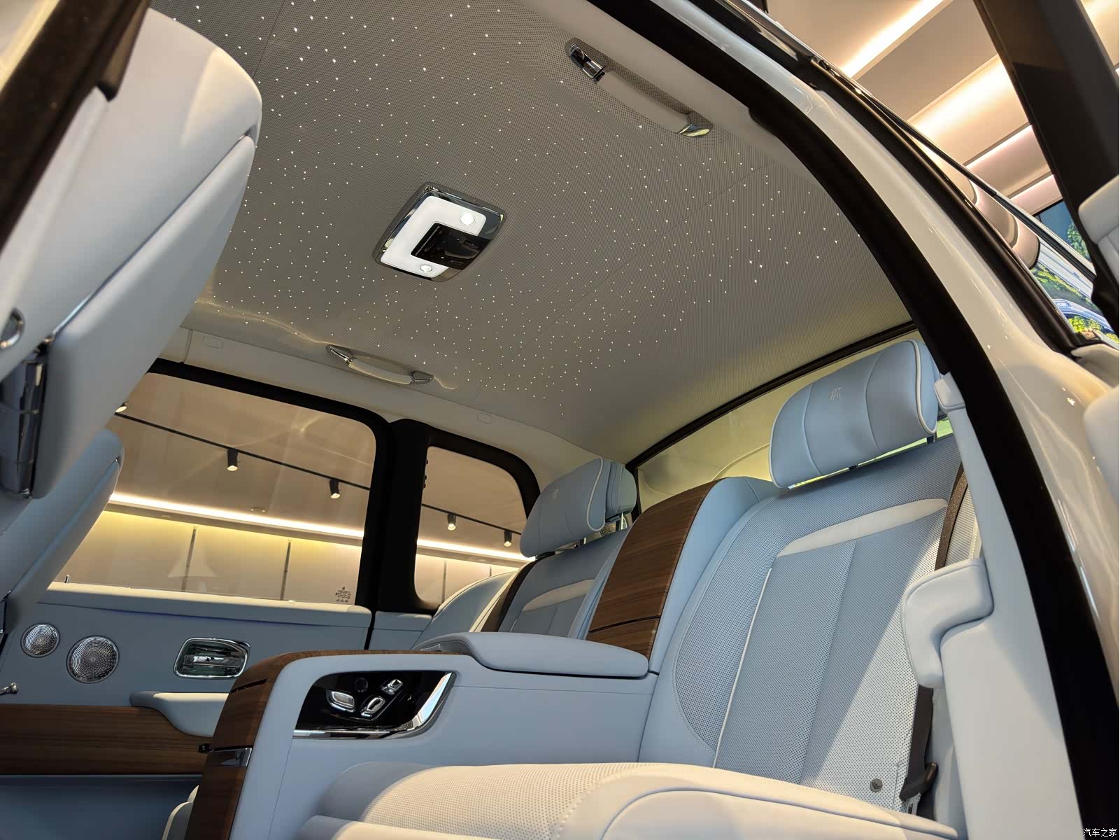 Rolls-Royce Cullinan, 2026 8