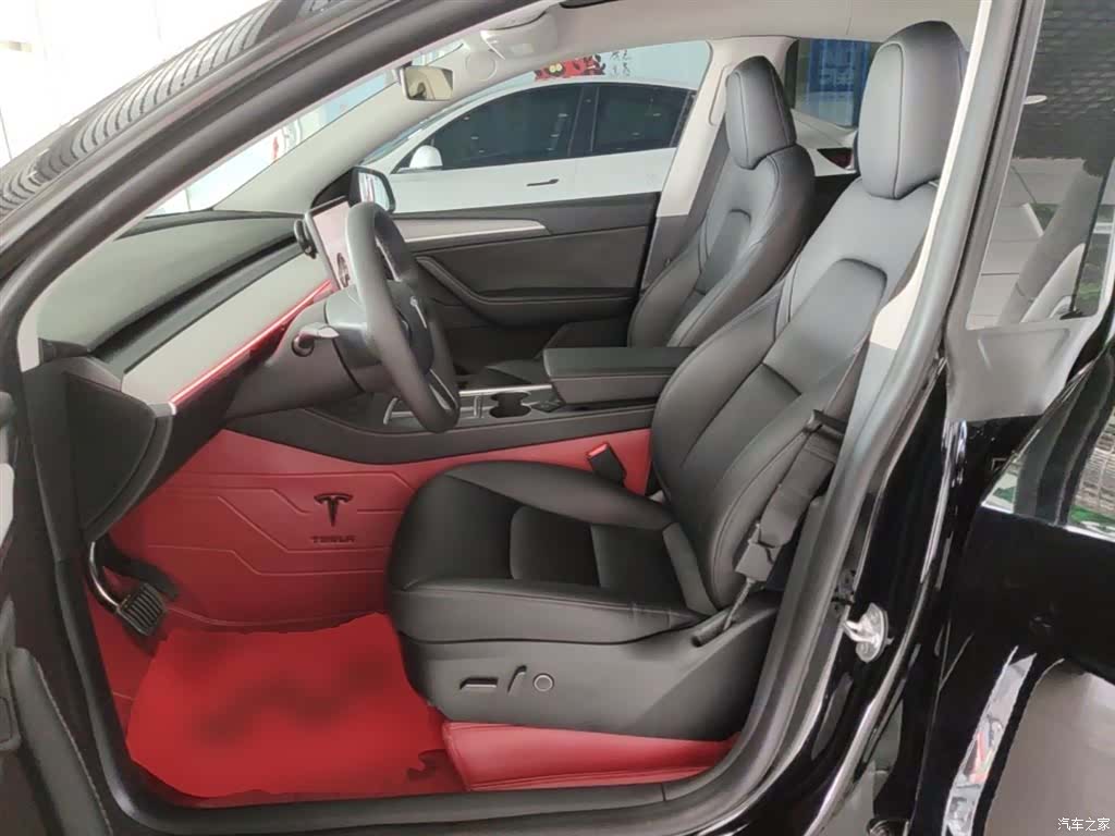 Tesla Model Y, 2024 15