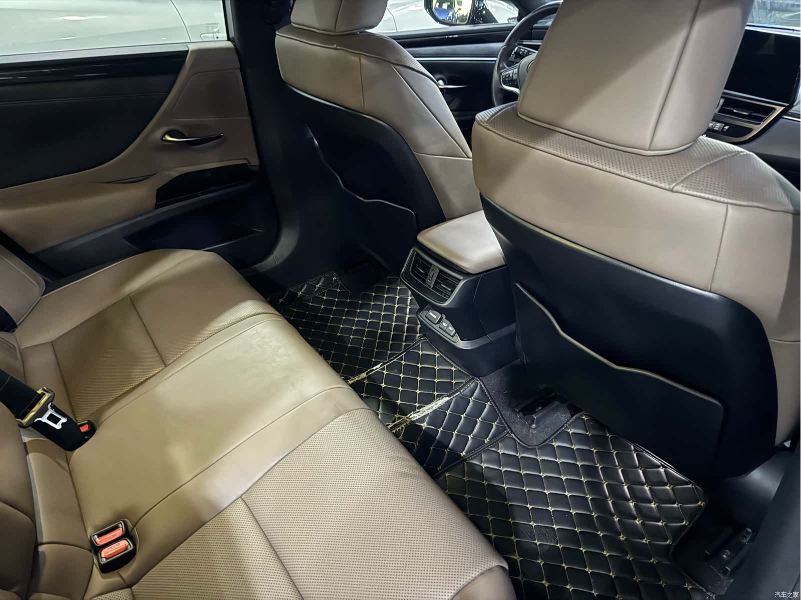 Lexus ES, 2023 9