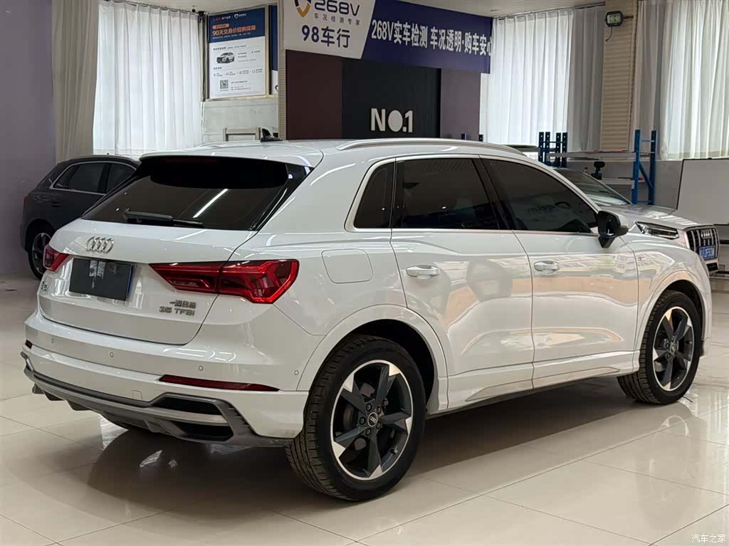 Audi Q3, 2023 4