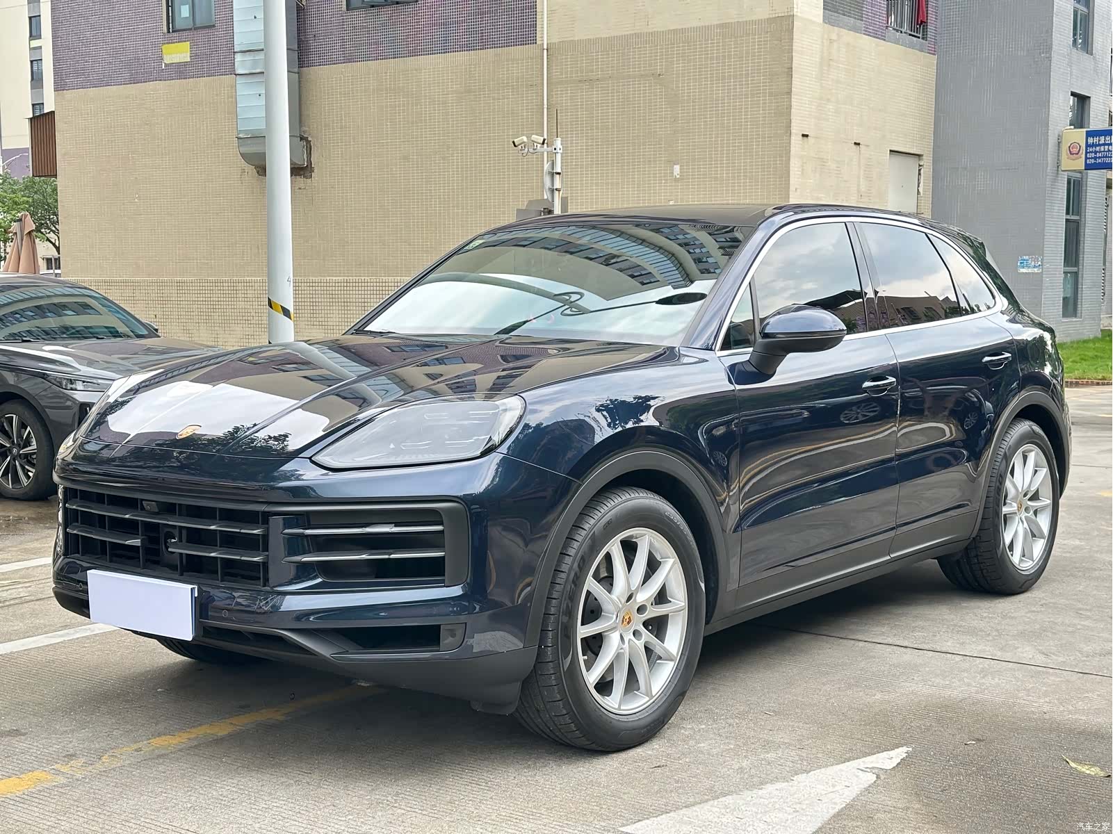 Porsche Cayenne, 2024 1