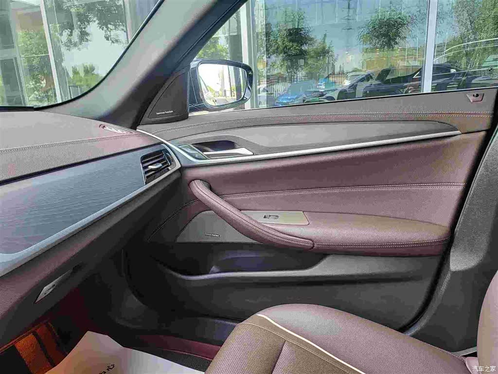 BMW 5 Series, 2023 13