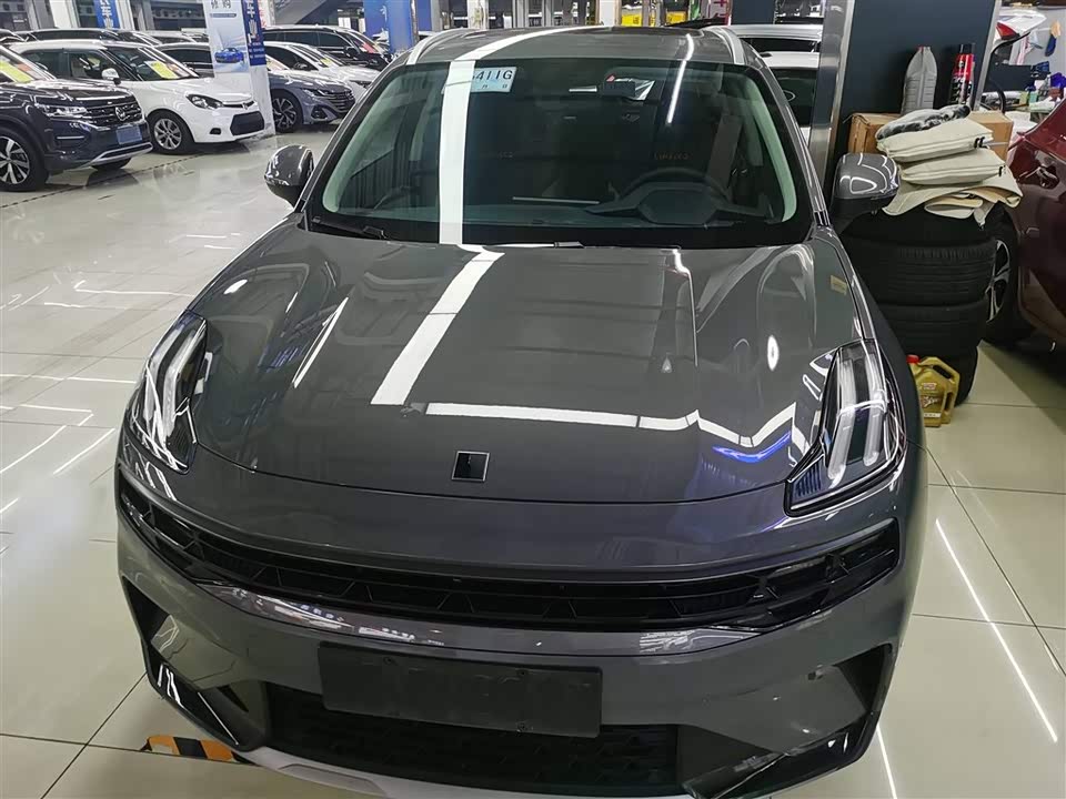 Lynk & Co 06 EM-P
