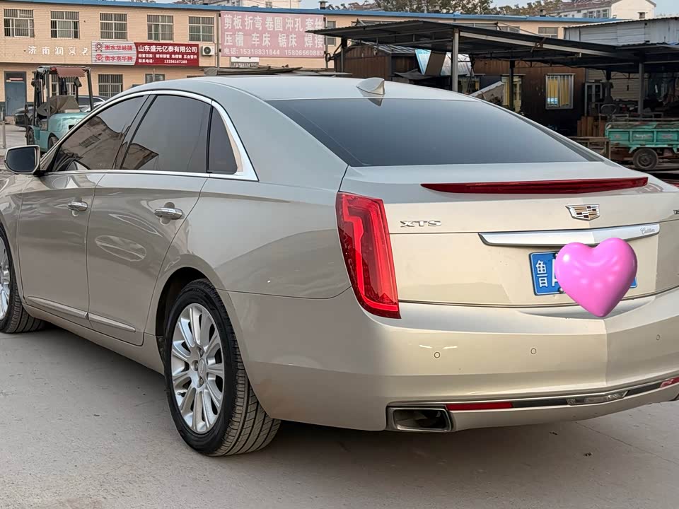 Cadillac XTS