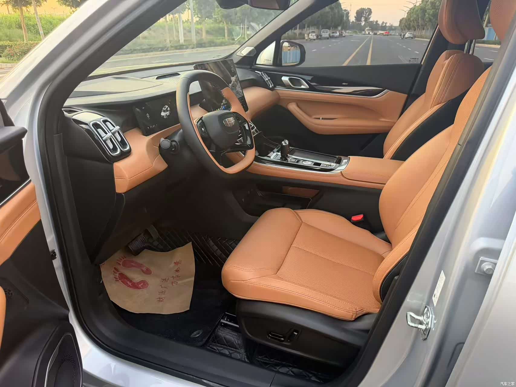 Geely Boyue, 2025 все фото