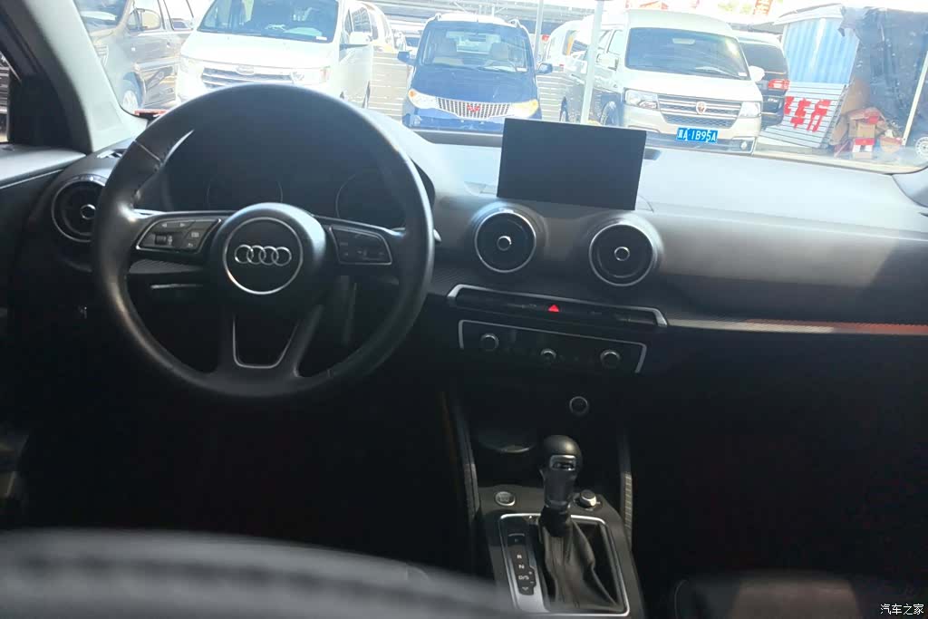 Audi Q2L, 2021 12