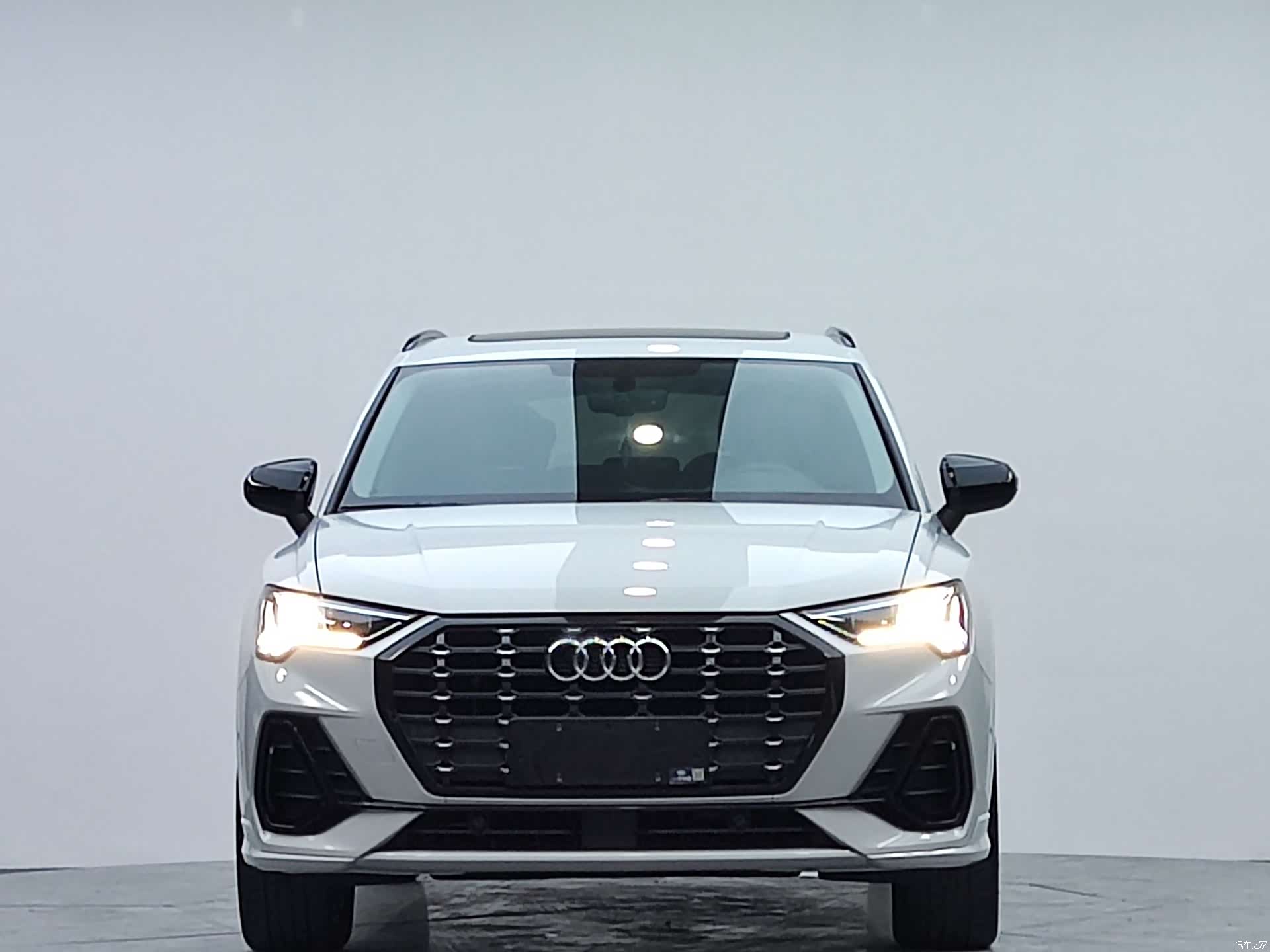 Audi Q3, 2022 2