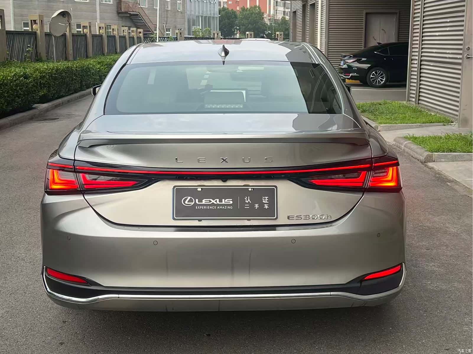 Lexus ES, 2025 8