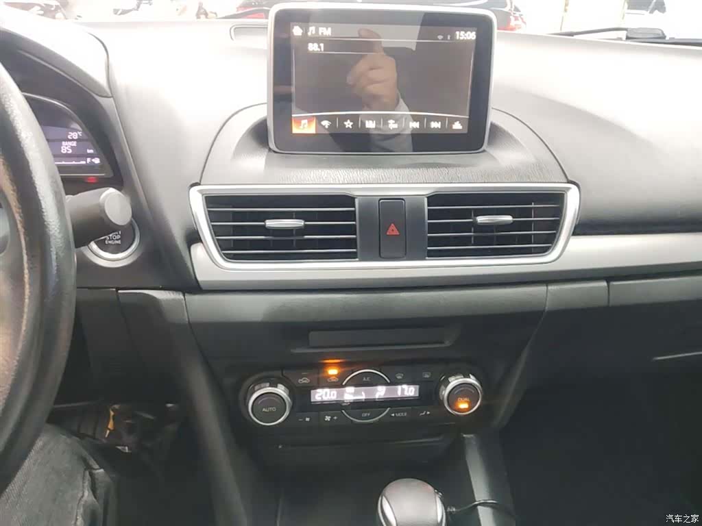 Mazda Mazda3, 2016 13