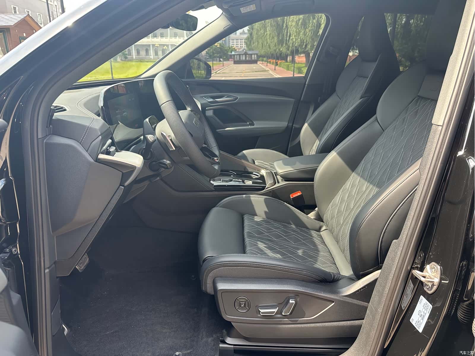 Audi Q5L, 2026 9