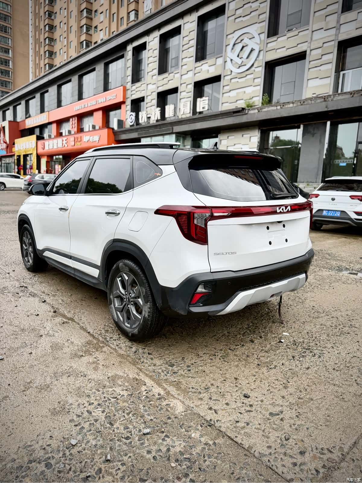 Kia Seltos, 2023 4