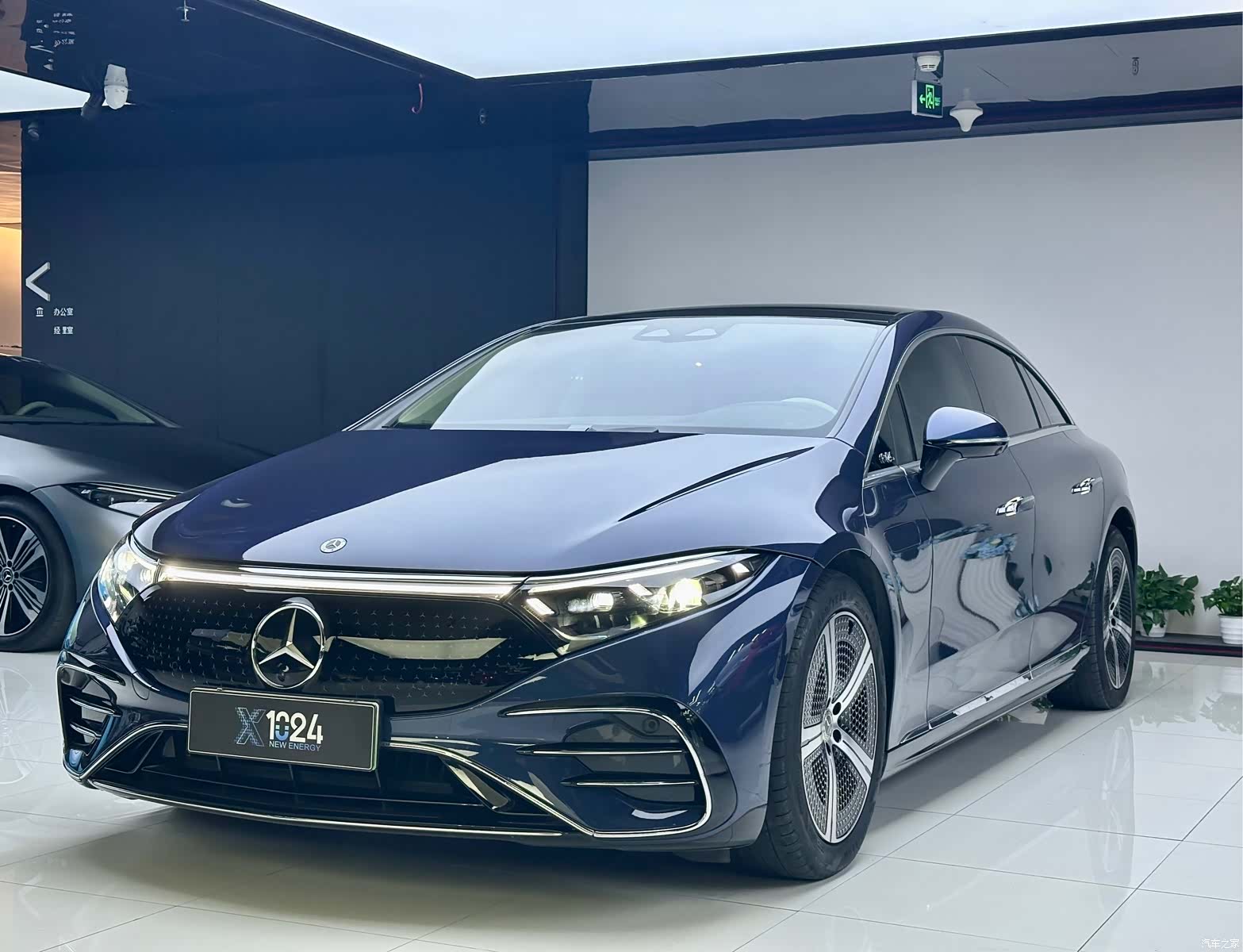 Mercedes-Benz EQS, 2022 1