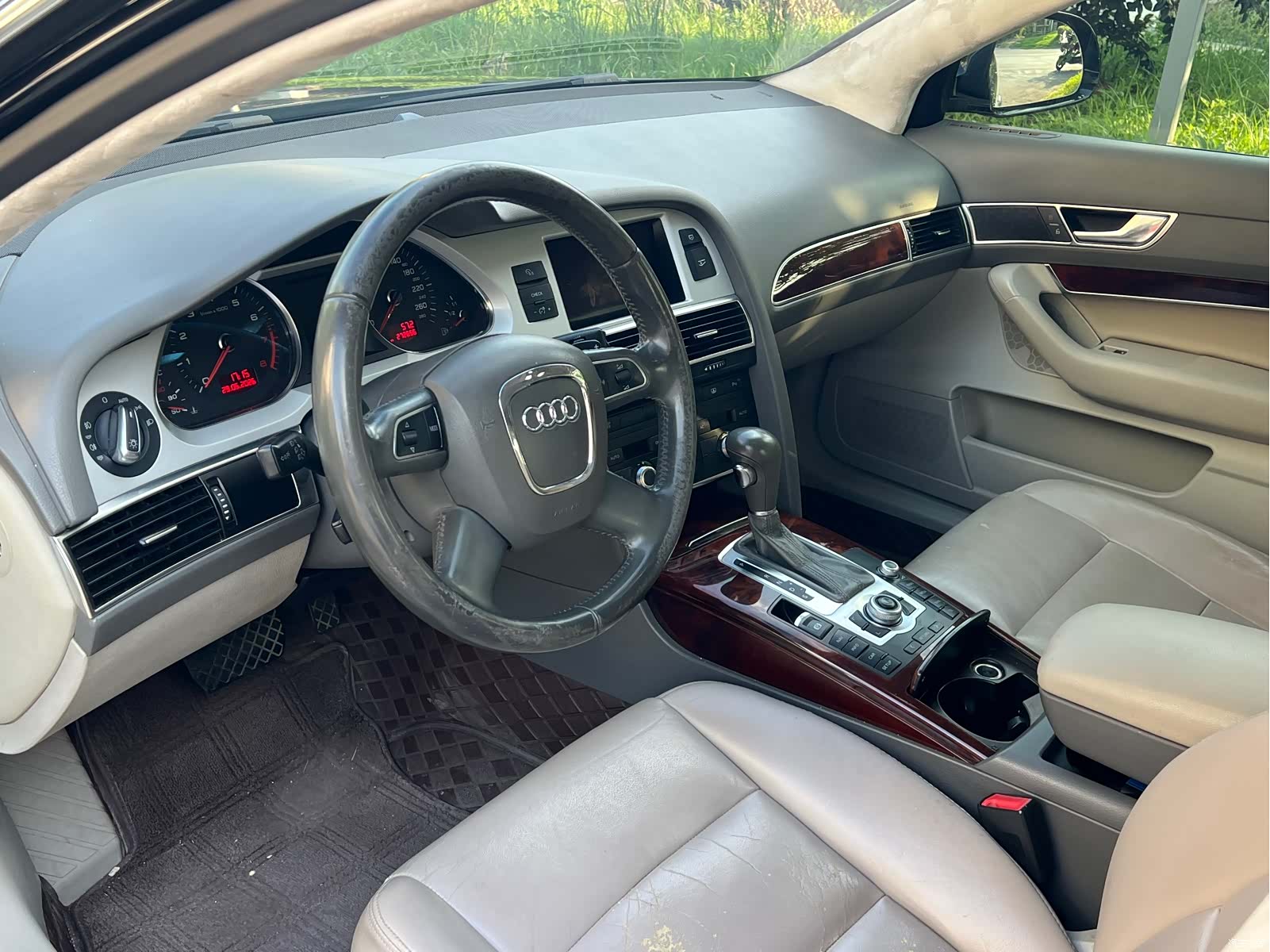 Audi A6L, 2012 9