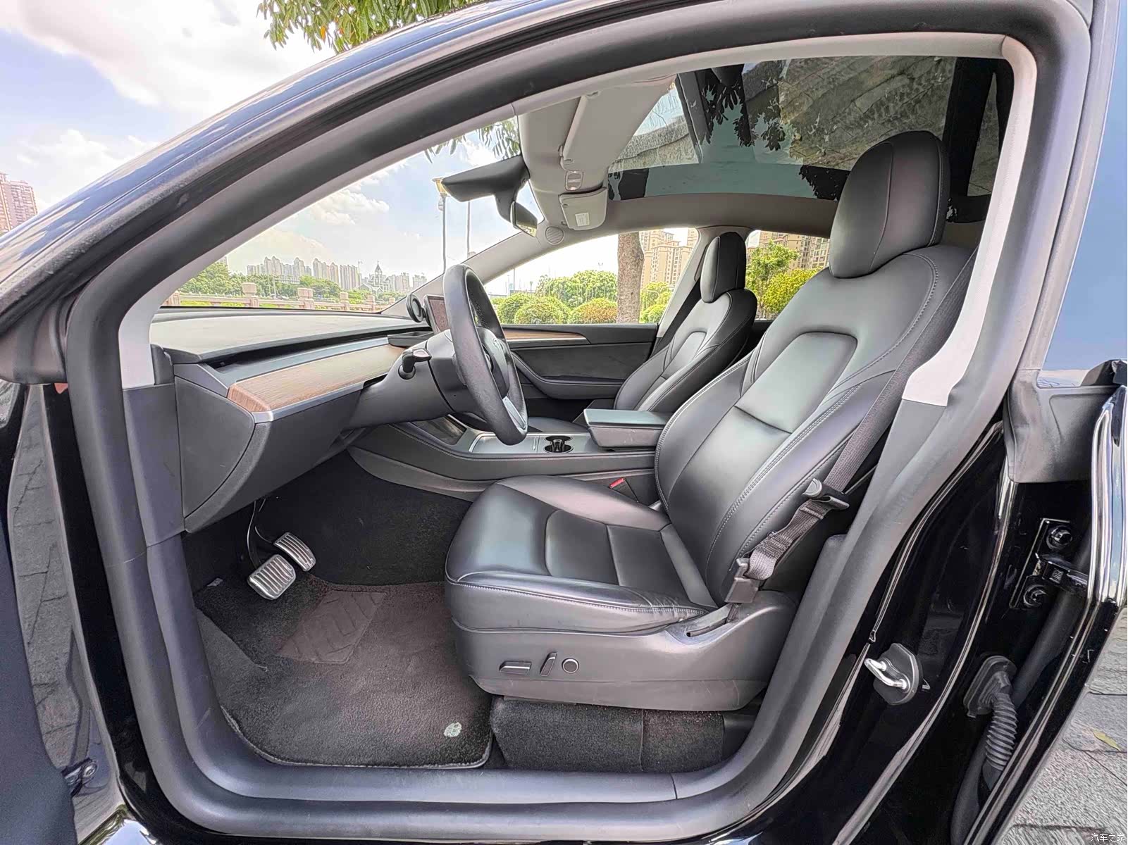 Tesla Model Y, 2021 4