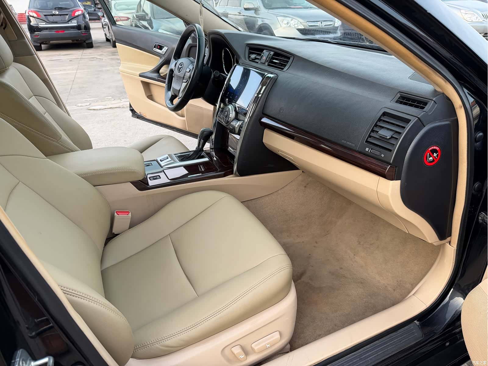 Toyota 2.5V, 2010 11