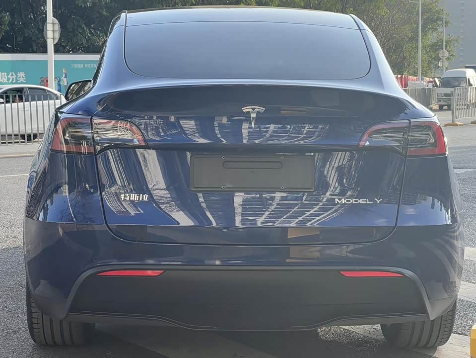 Tesla Model Y Tesla Model Y