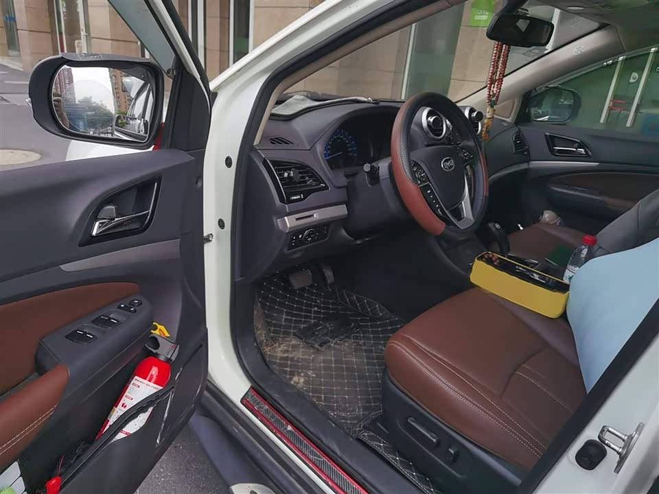 BYD S7