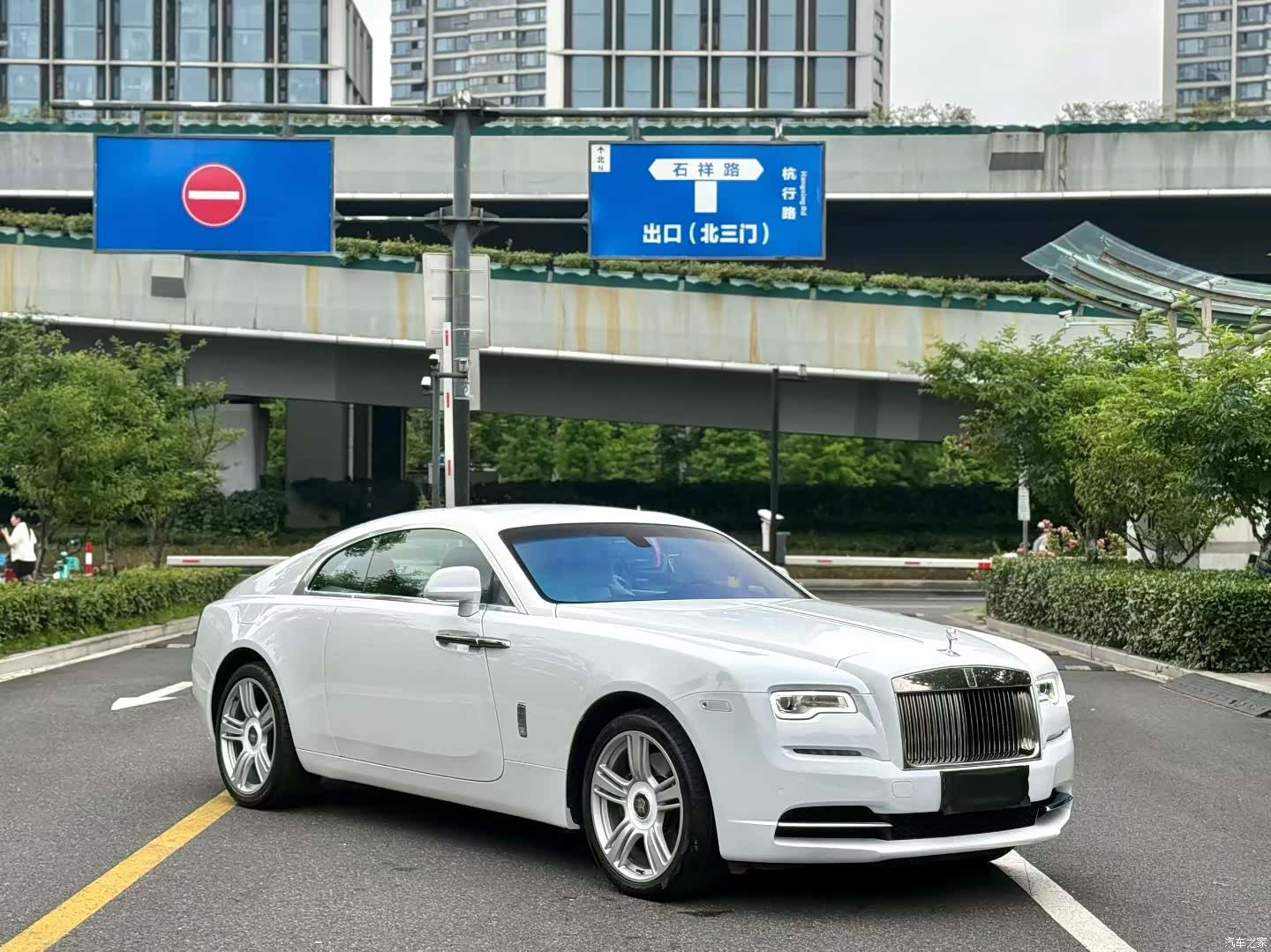 Rolls-Royce Wraith, 2017 3