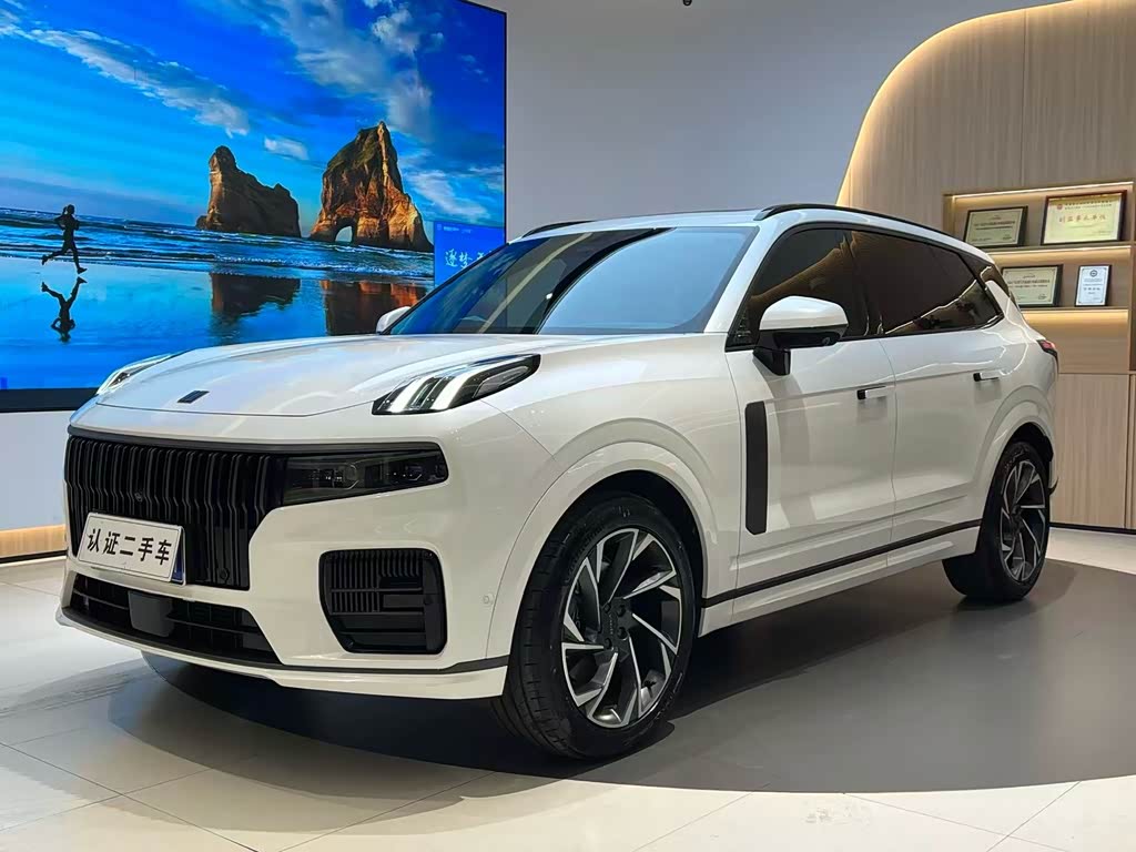 Lynk & Co 09