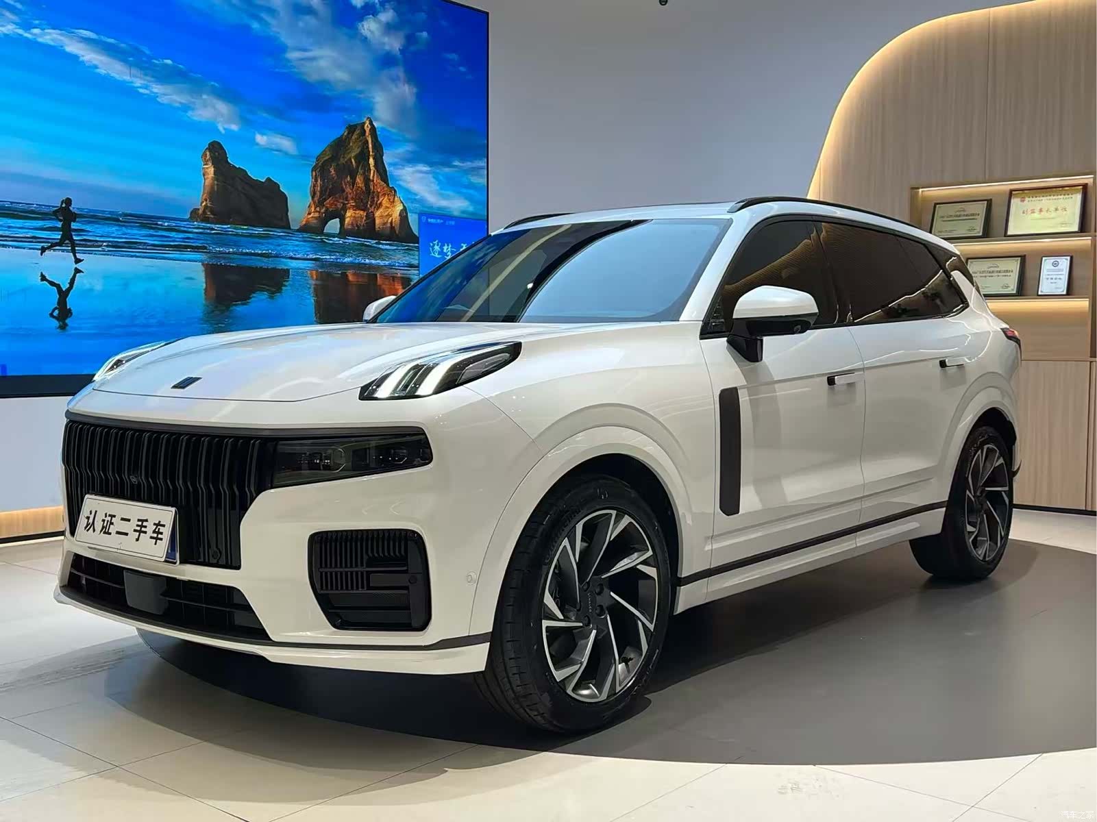 Lynk & Co 02